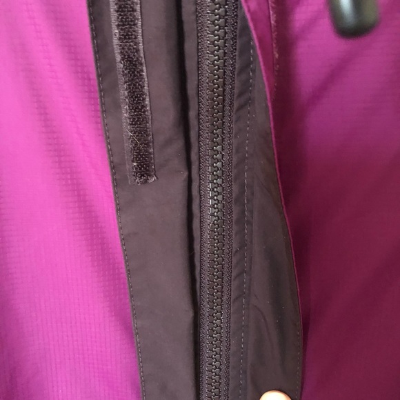 North face waterproof jacket - Picture 2 of 4